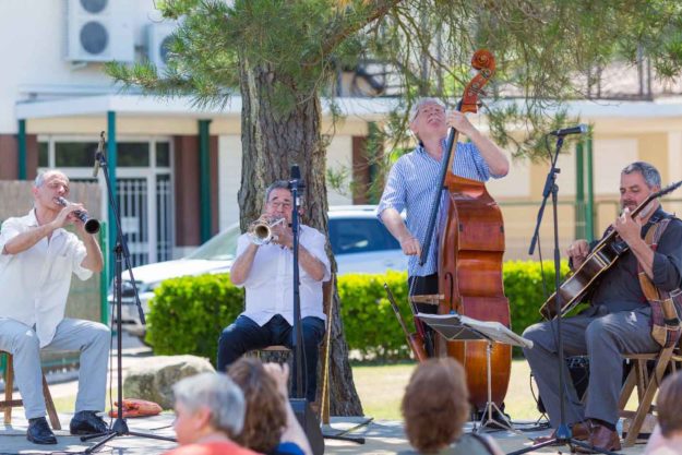 Jornada de Solidaritat i Convivència Artistes Locomotora NegraJornada de Solidaritat i Convivència
