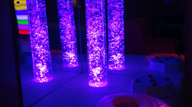 Sala d'estimulació multisensorial llums Fundació Hospitalàries Caldes de Malavella