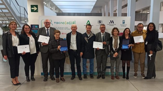 Miembros de Hermanas 2 Miembros de Hermanas Hospitalarias