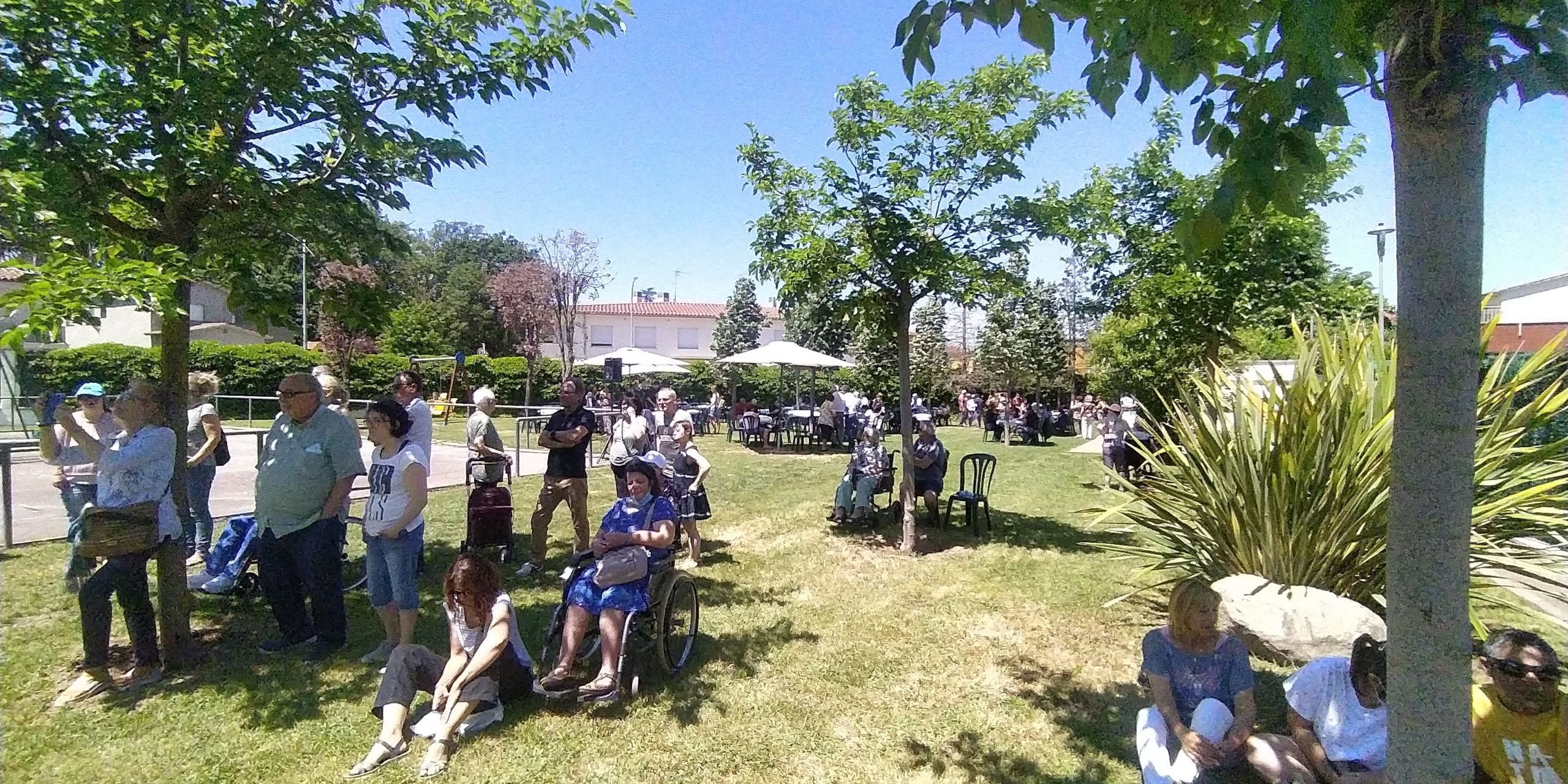 Jornada de Convivencia als Jardins Jornada de Convivencia en los jardines