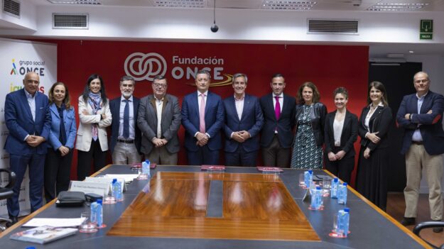 Acuerdo de colaboración con Fundación ONCE e ILUNION. Foto Familia Acuerdo de colaboración con Fundación ONCE e ILUNION.