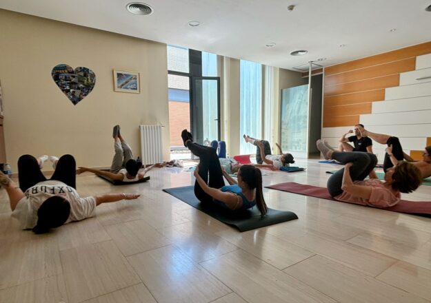 Cap a un estil de vida més Saludable Impulsem la Salut del nostre equip professional Cap a un estil de vida més Saludable Impulsem la Salut del nostre equip professional